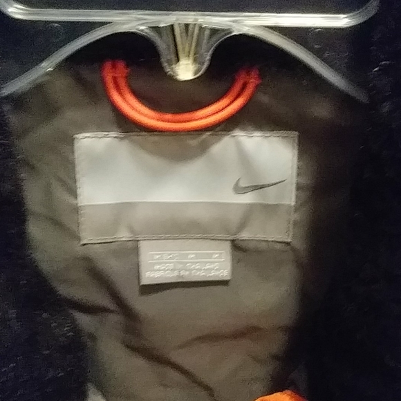 NIKE ORANGE PUFFER VEST WITH FAUX FUR COLLAR - Picture 4 of 4
